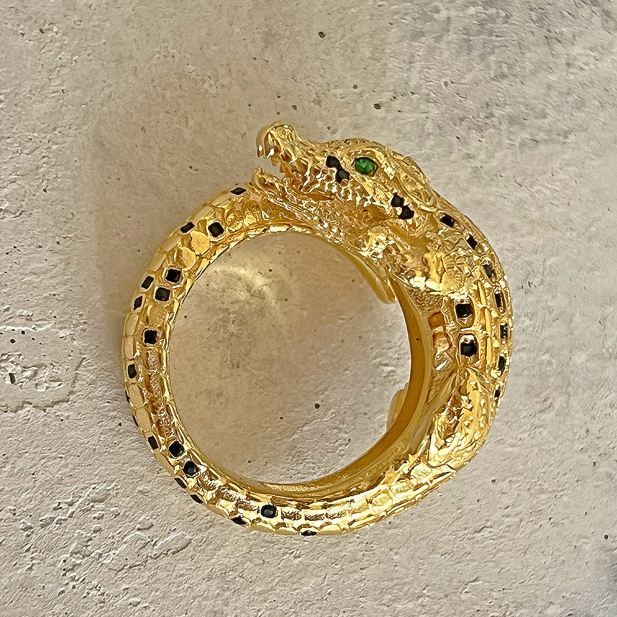Anillo Vhakar Oro