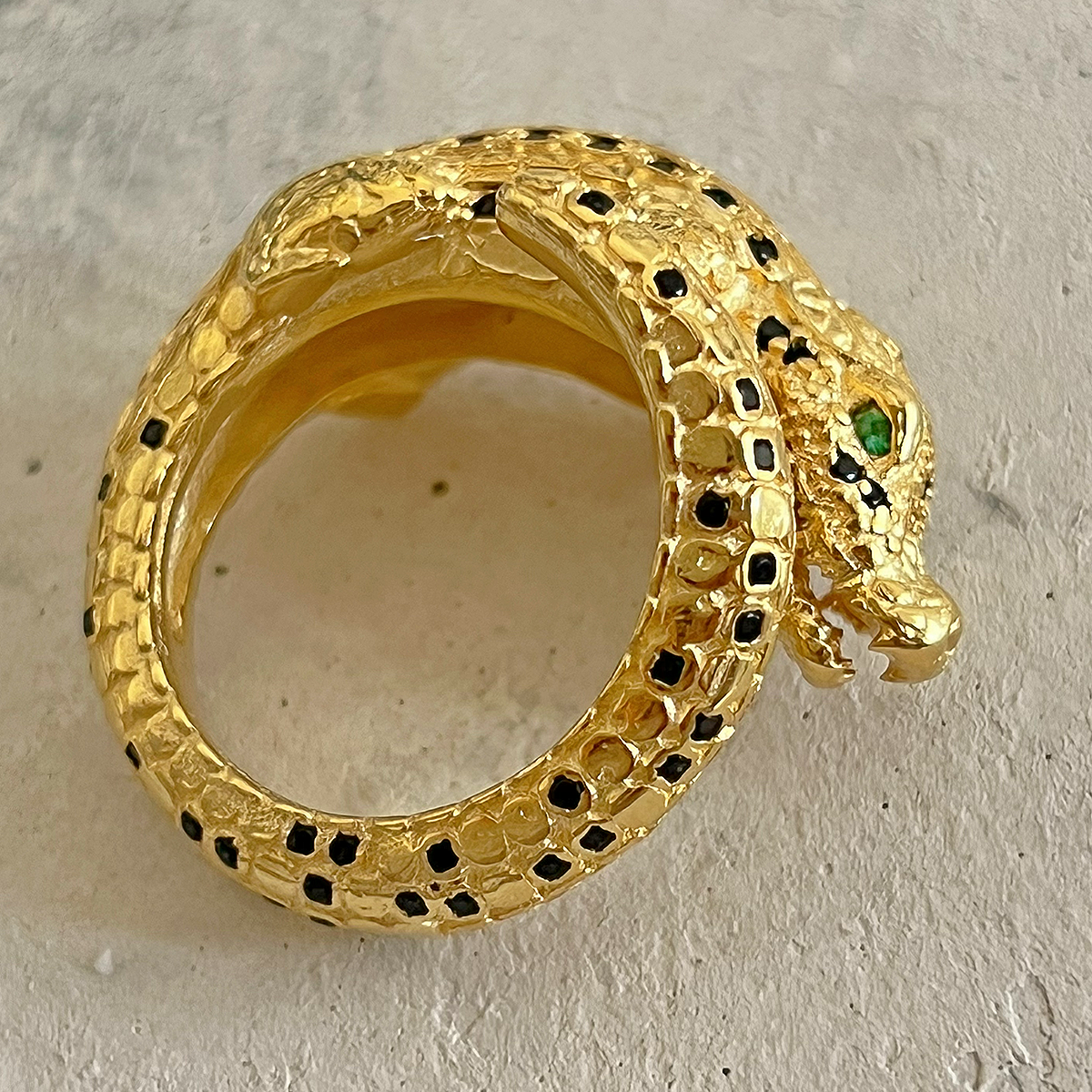 Anillo Vhakar Oro
