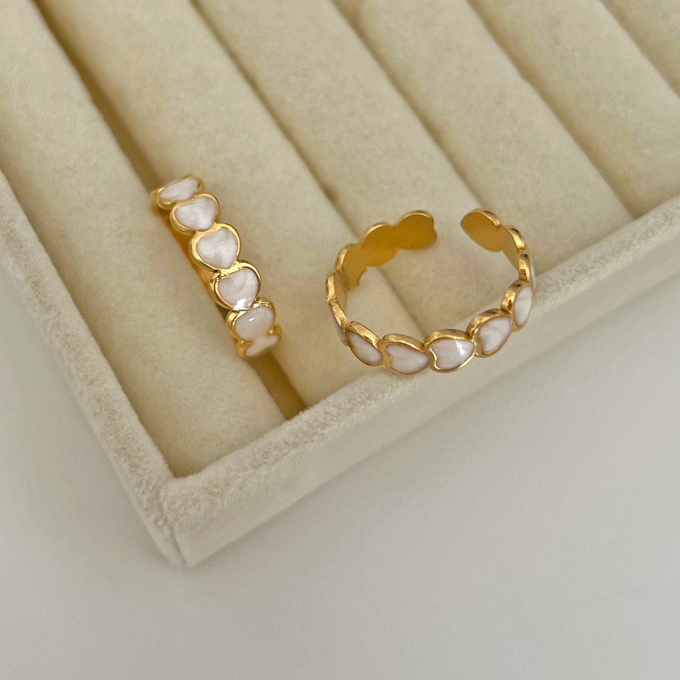 Anillo Corazones White Drip Oro