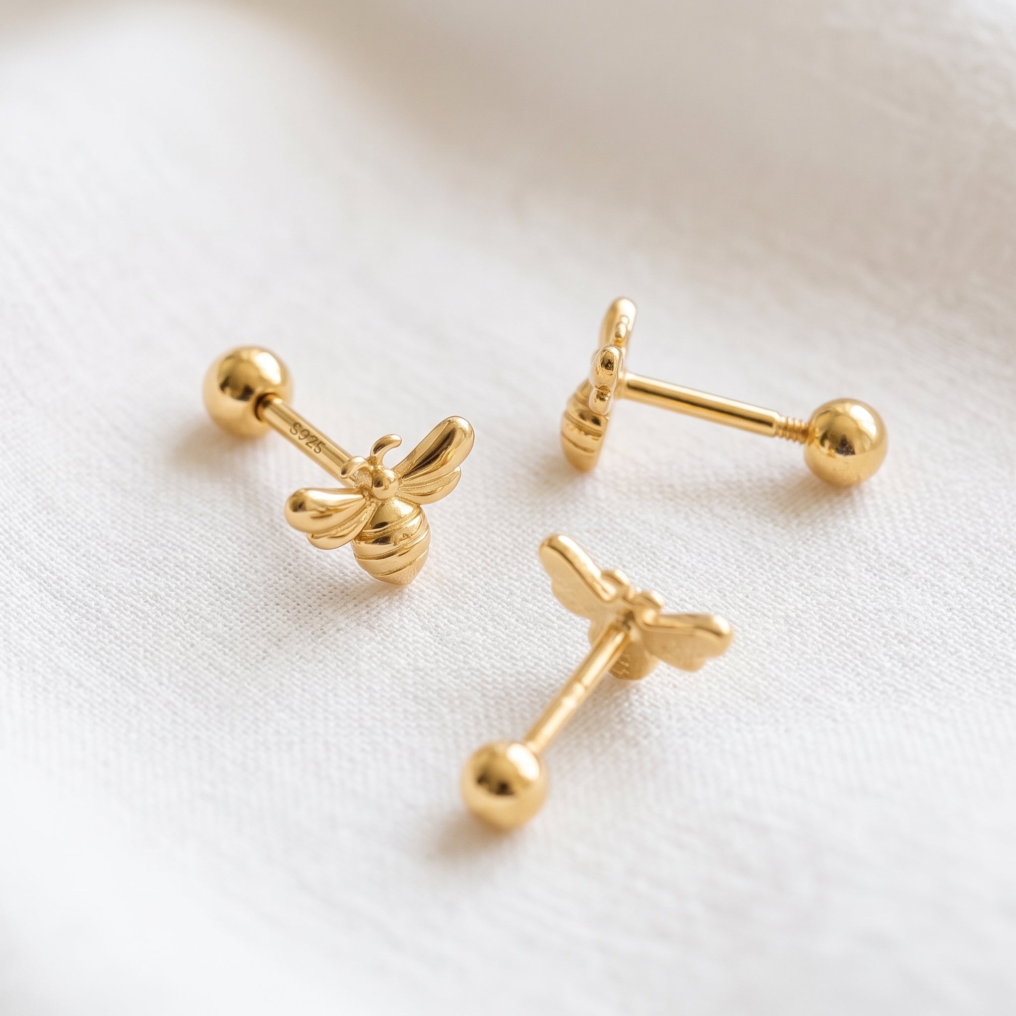 Pendiente Mini Abeja Oro