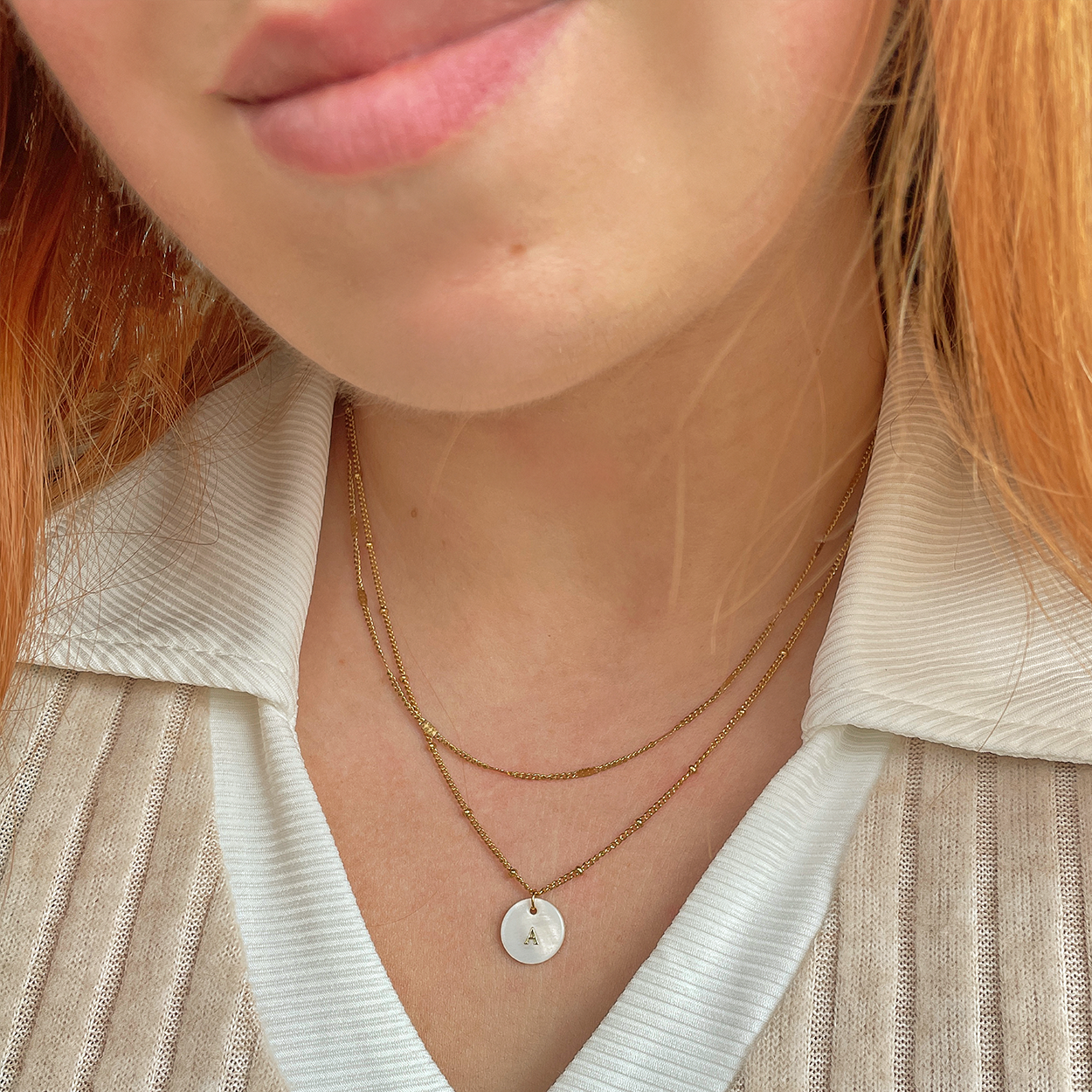 Collar Inicial Concha Natural Oro