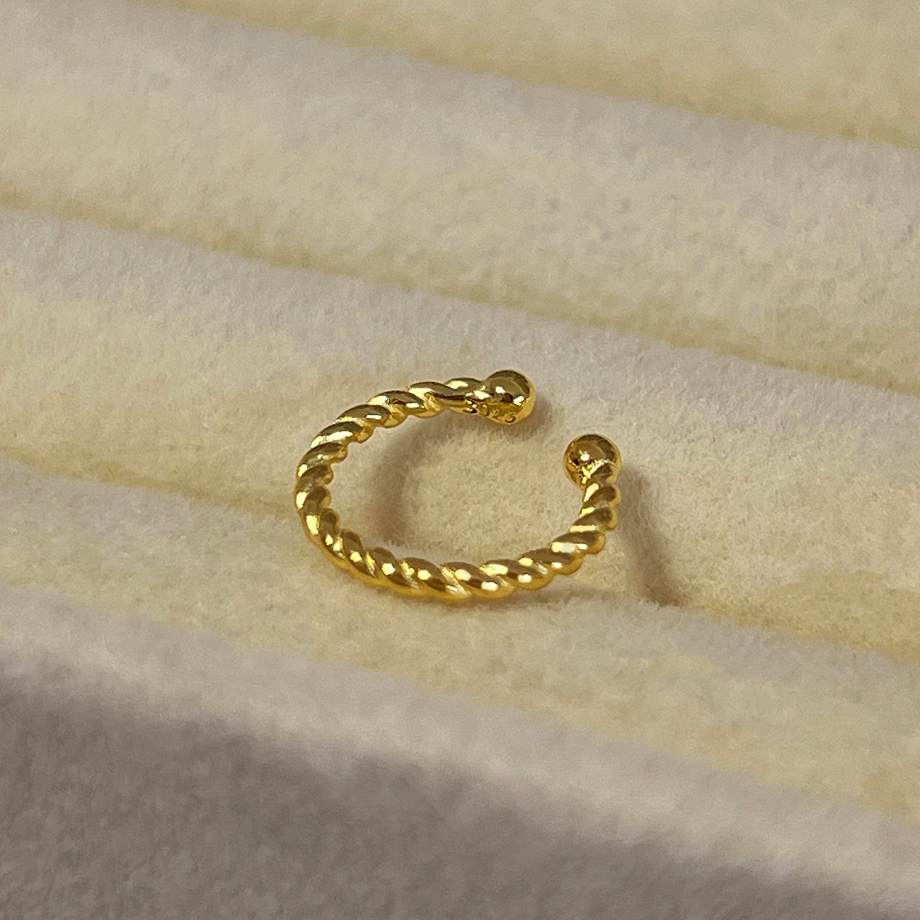 Ear Cuff Curly Oro