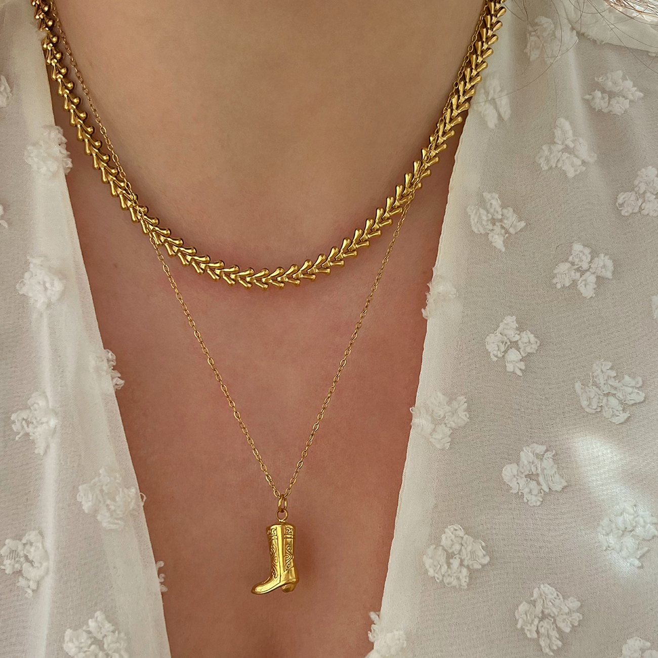 Collar Bota Cowboy Oro