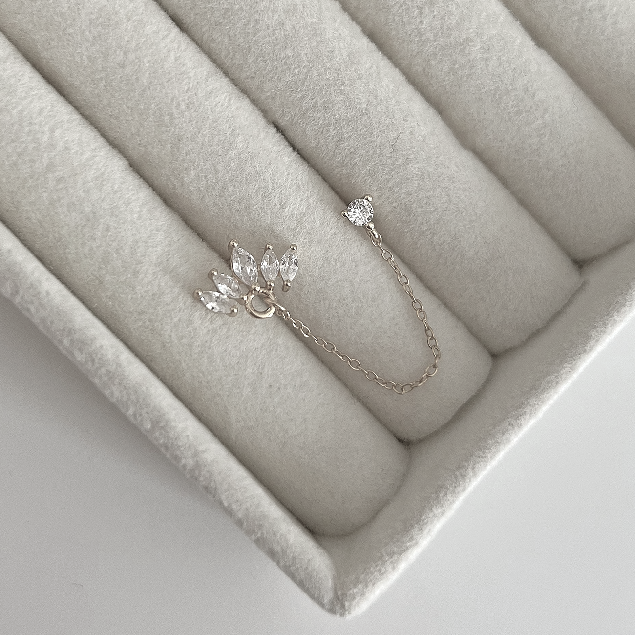 Pendiente Nivara Cadenita Plata