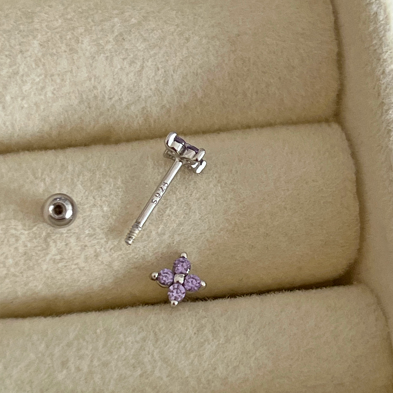 Pendiente Mini Flor Lila Plata