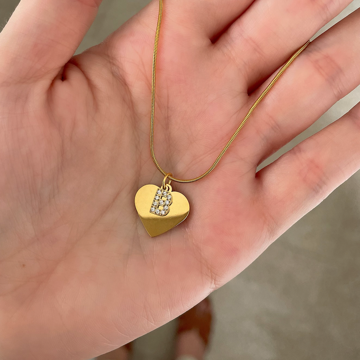 Collar Inicial Corazón Oro