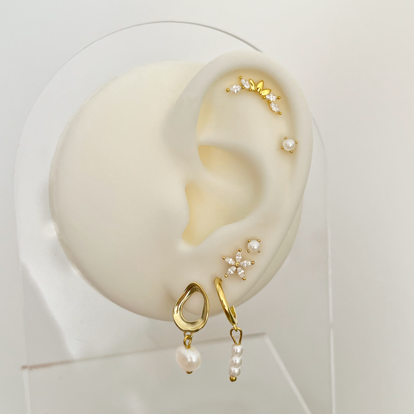 Pendiente Flor Blanca Oro