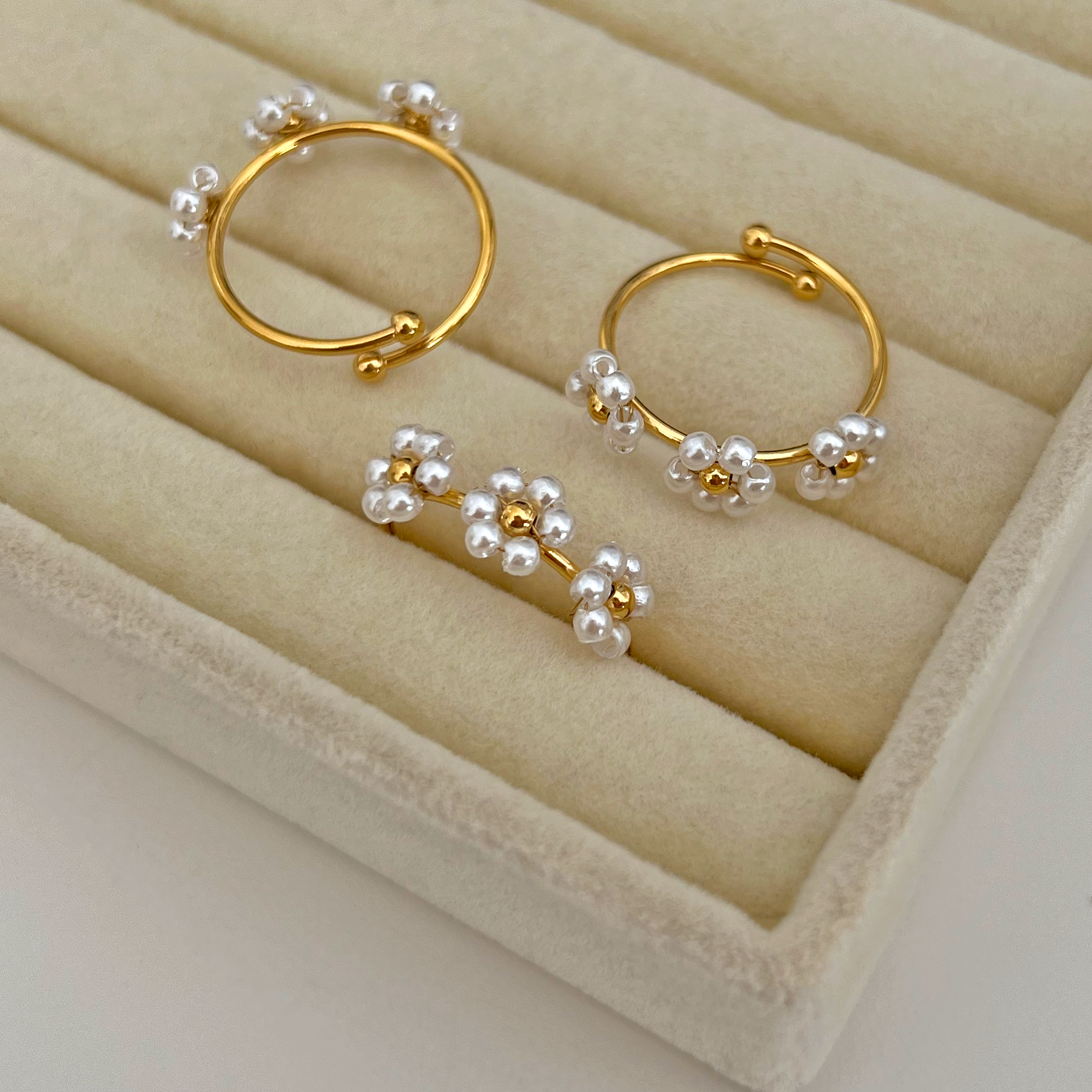 Anillo Triple Flower Perla Oro