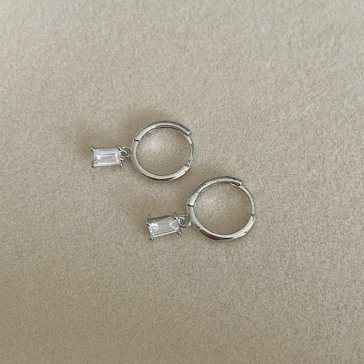 Aros Phoebe Blanco Plata