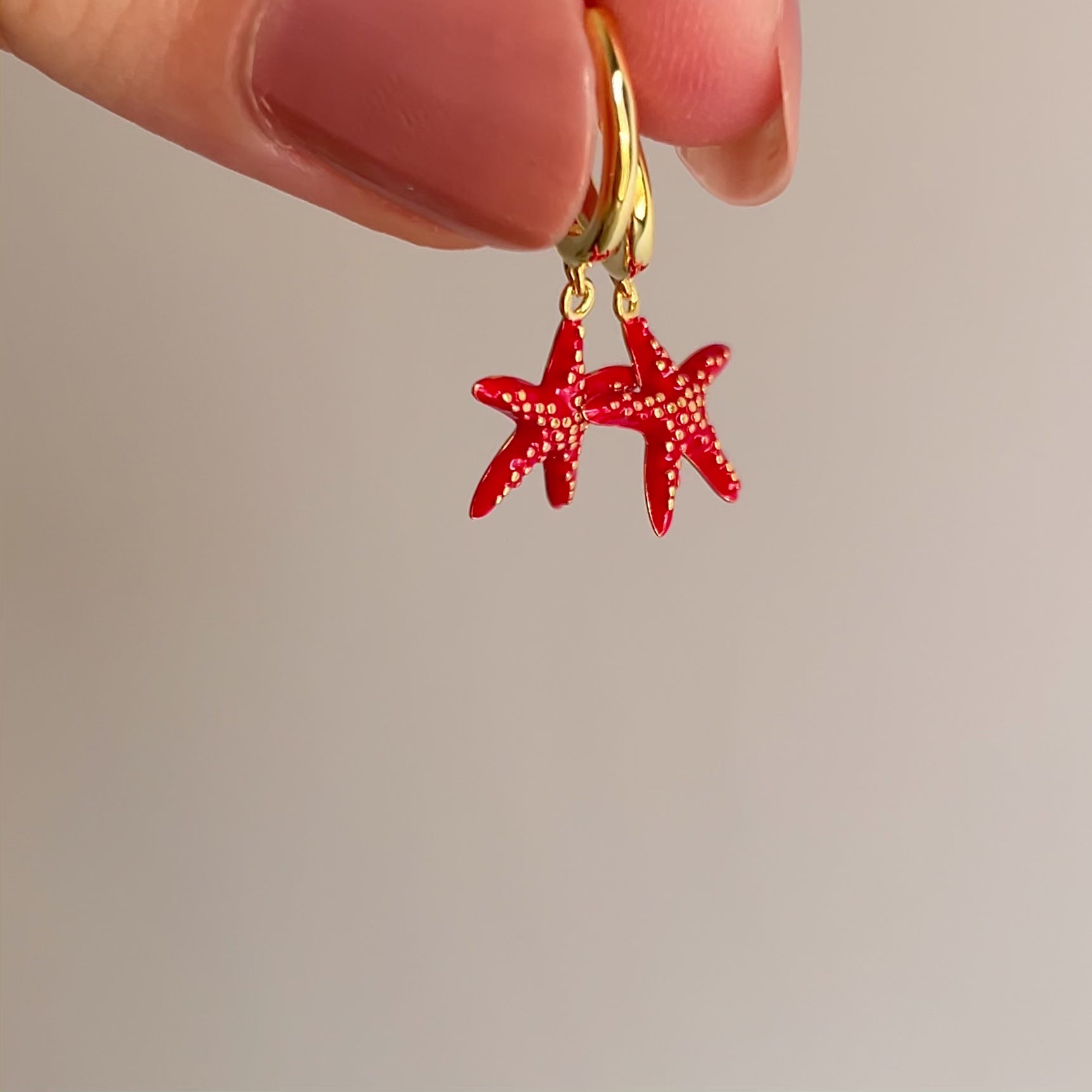 Aros Estrella De Mar Roja Oro