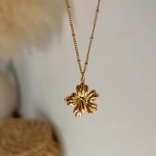 Collar Flor de Hibisco Oro