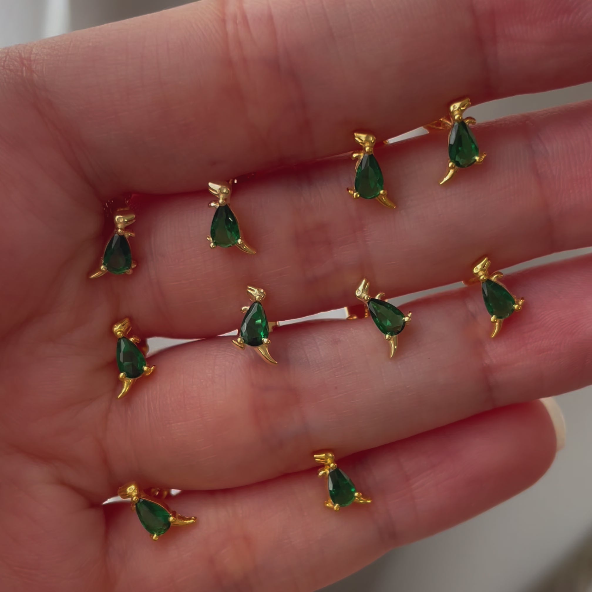 Pendiente Green Dino Oro