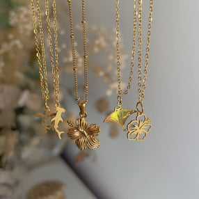 Collar Mini Manta Raya Oro