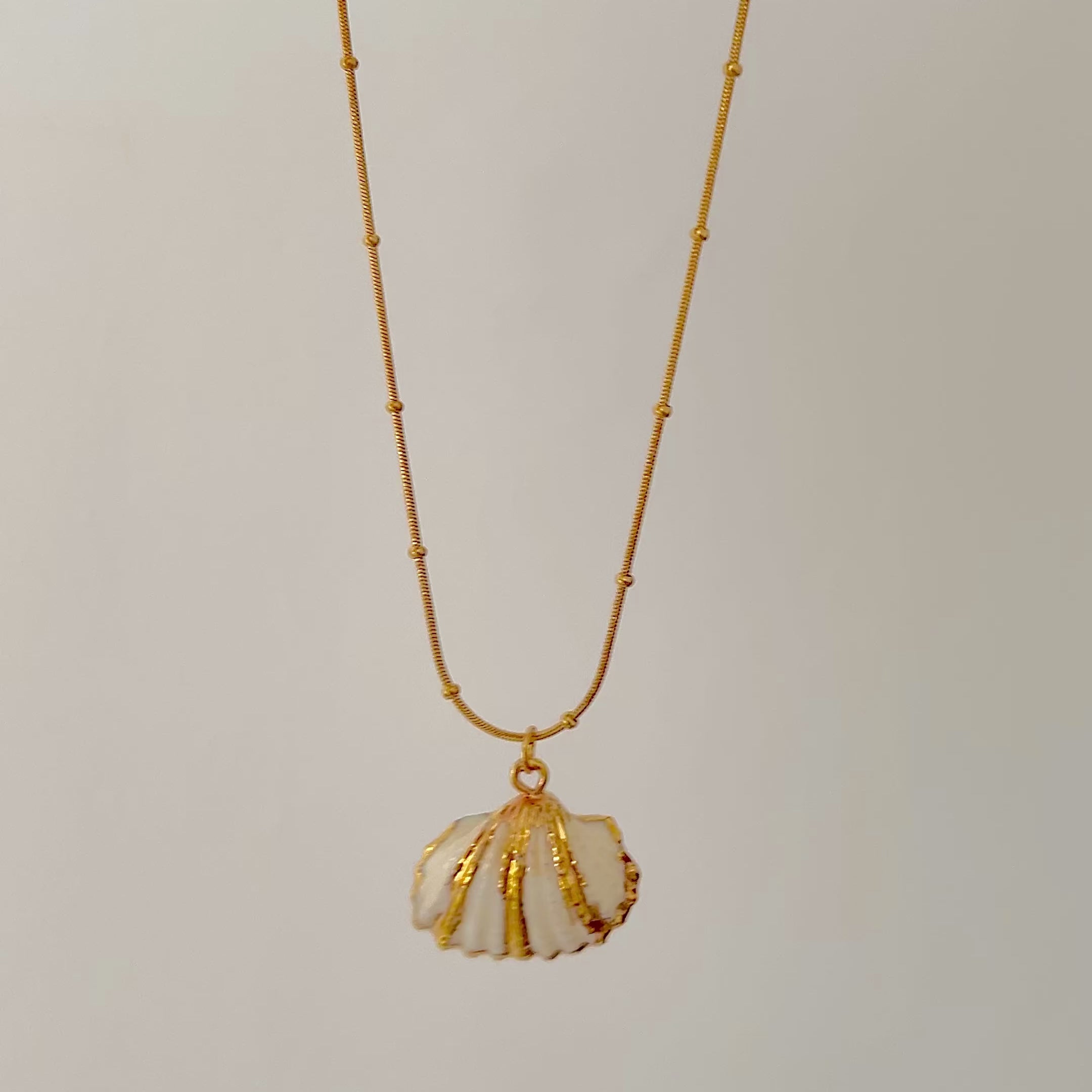 Collar Oceana Concha Natural Oro