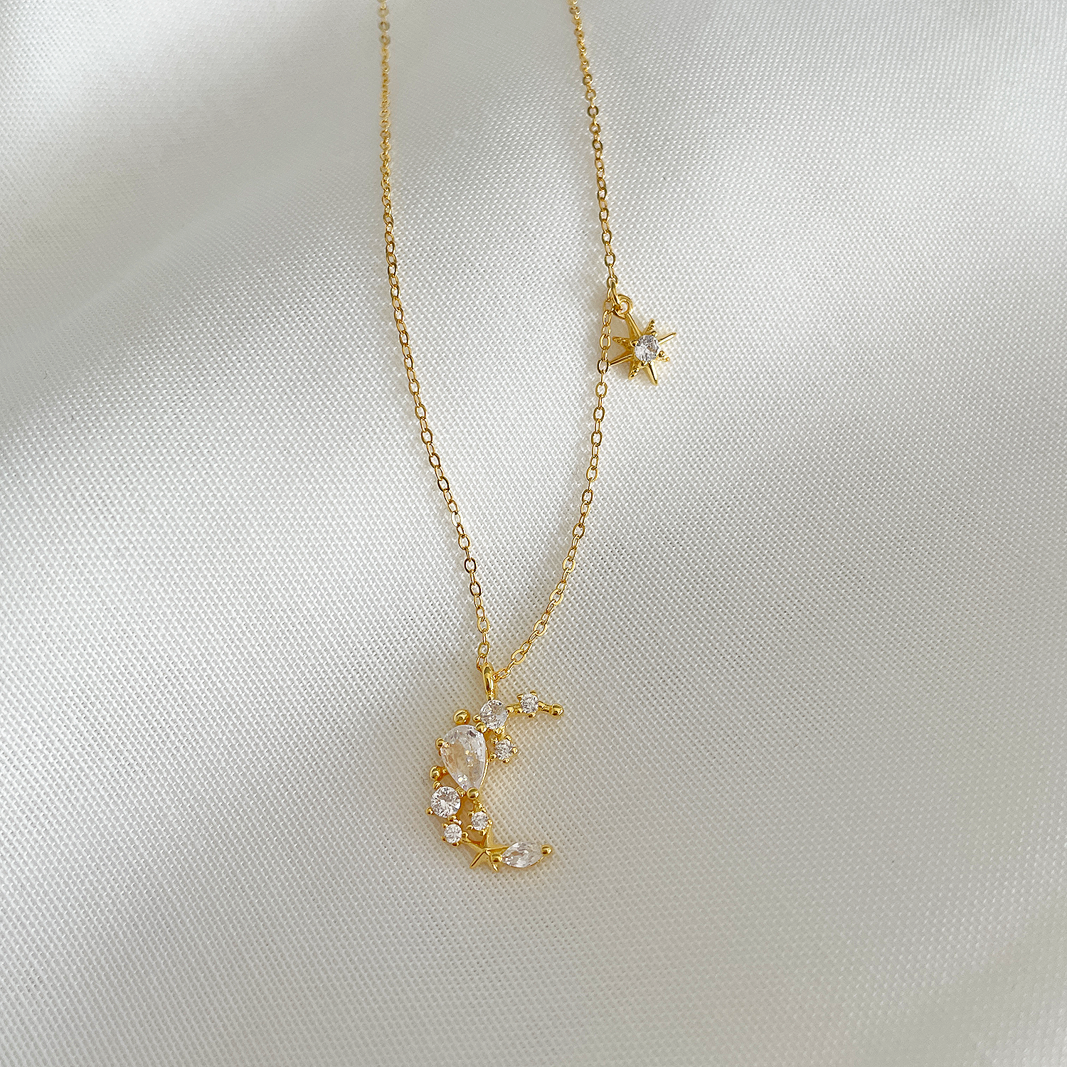 Collar Luna y Estrella Oro