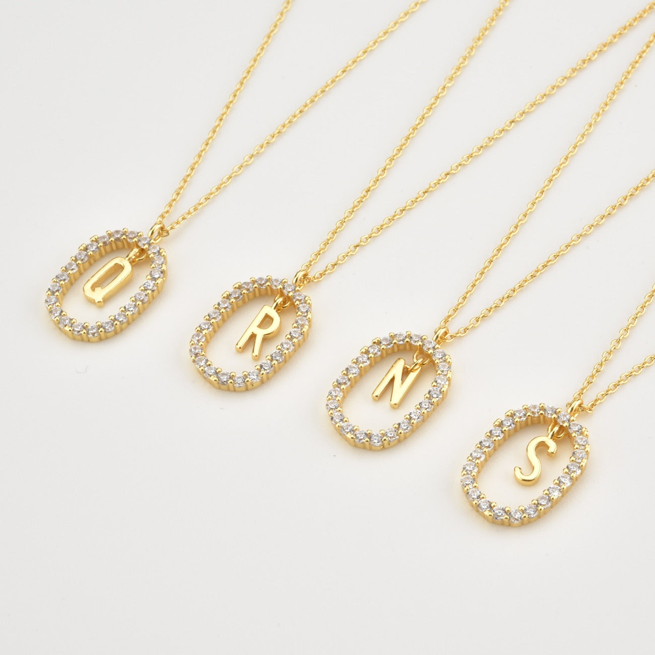 Collar White Spring Inicial Oro