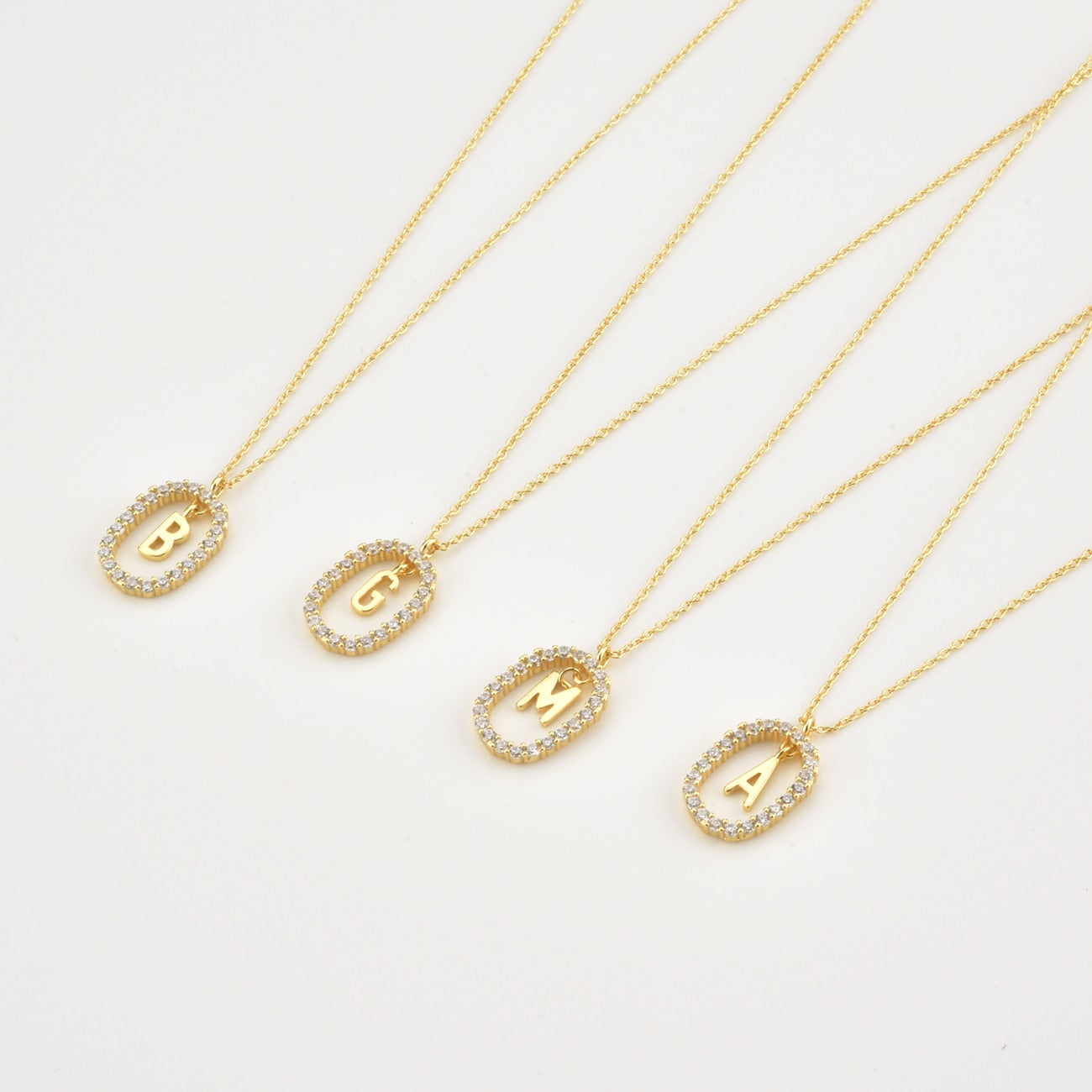 Collar White Spring Inicial Oro