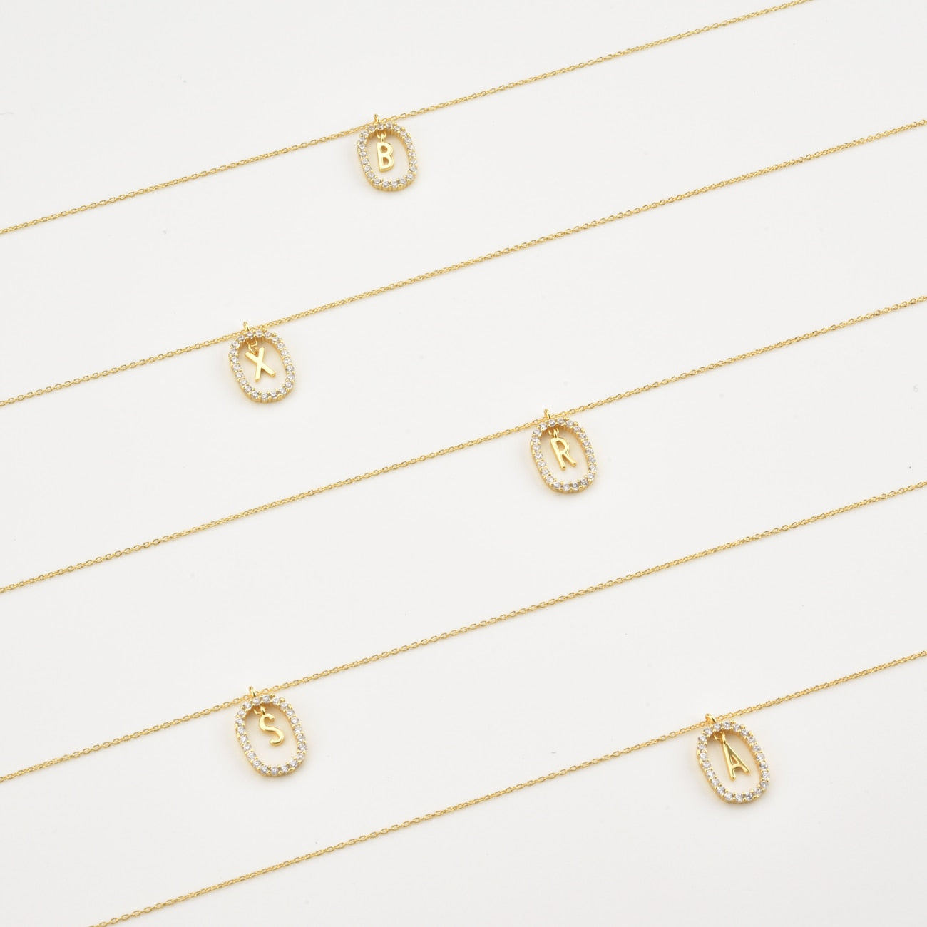 Collar White Spring Inicial Oro