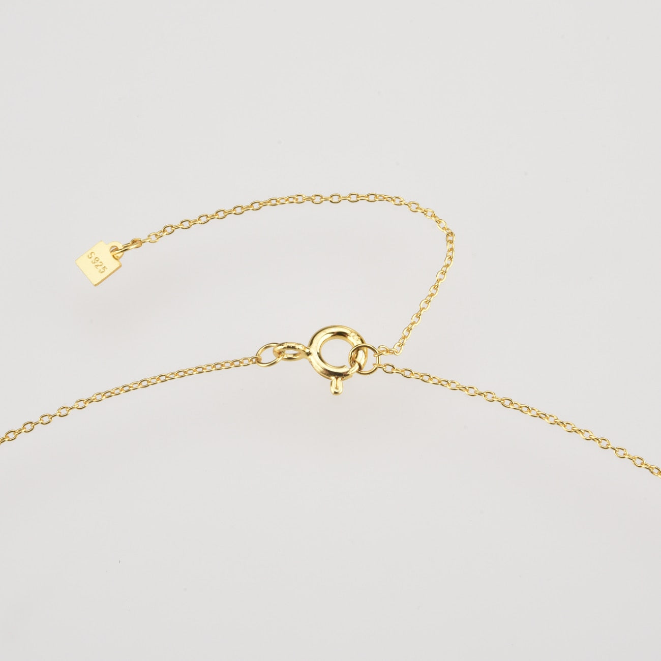 Collar White Spring Inicial Oro